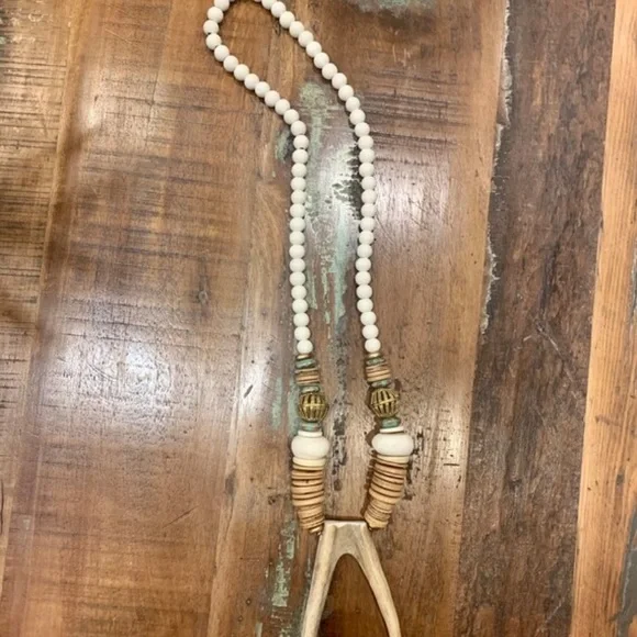 🌾 Artisan Antler Fork Pendant Necklace - Picture 4 of 6